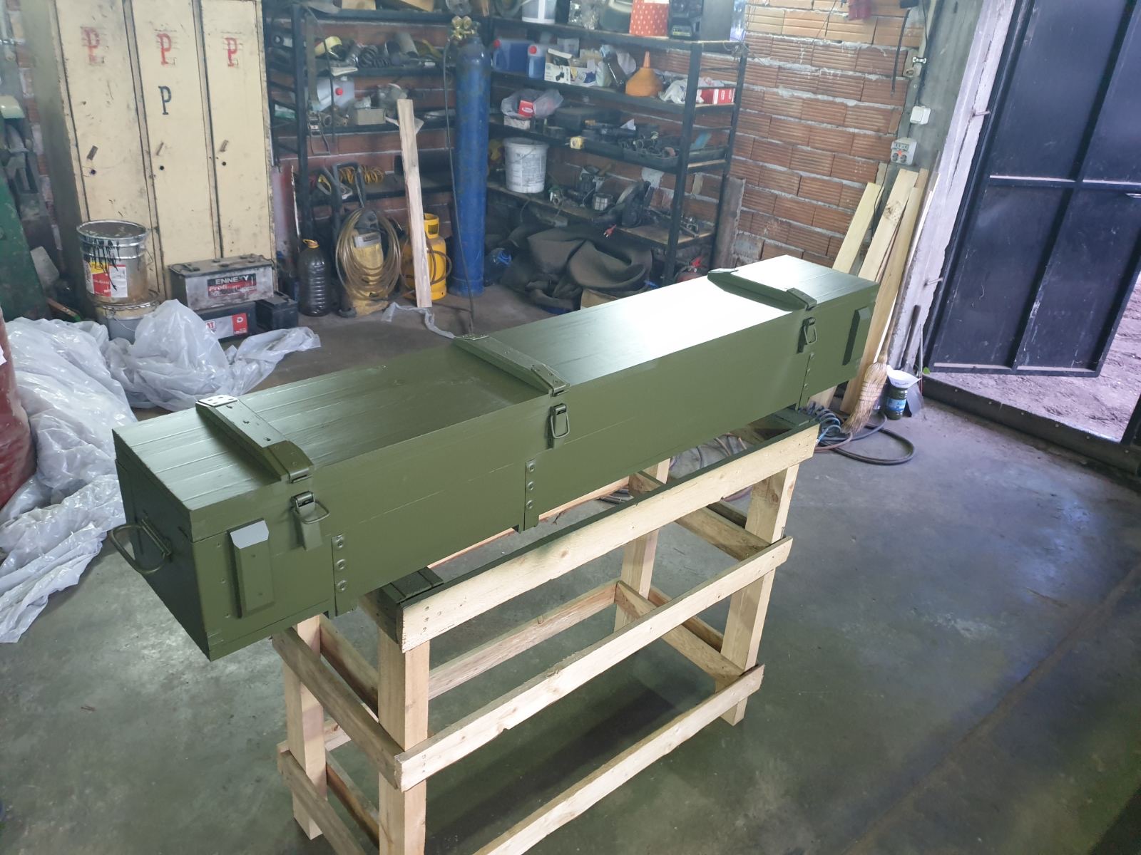 Ammunitions & arms crates/boxes