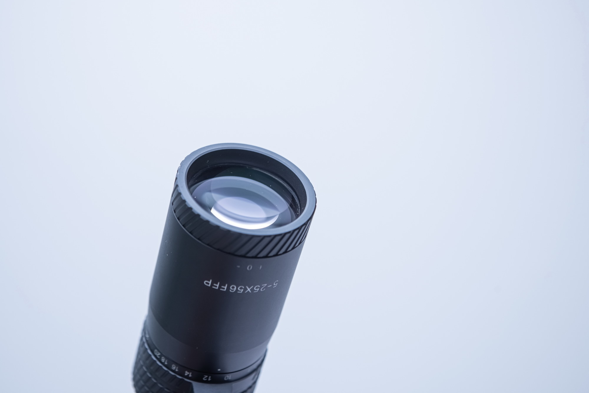 SIGNPOST 5-25X56FFP / MOA Reticle / 34mm Mono-tube / Zero Stop