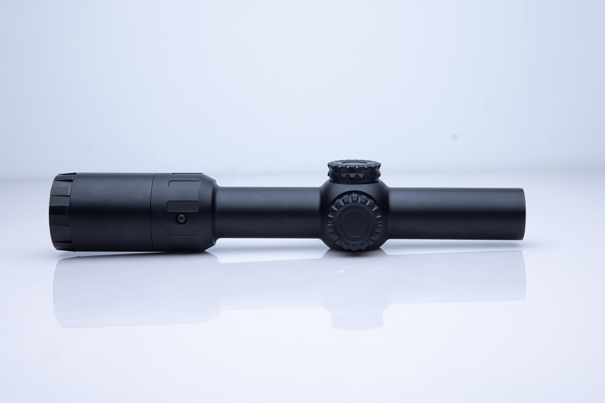 SIGNPOST 1-10x24 SFP / Side Focus / MOA Reticle / 30mm Mono-tube